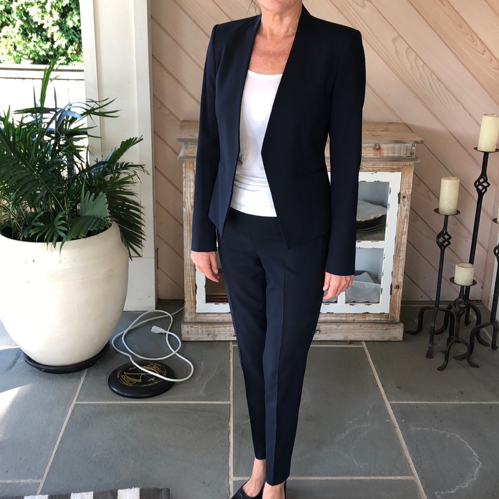 Theory navy suit no button close